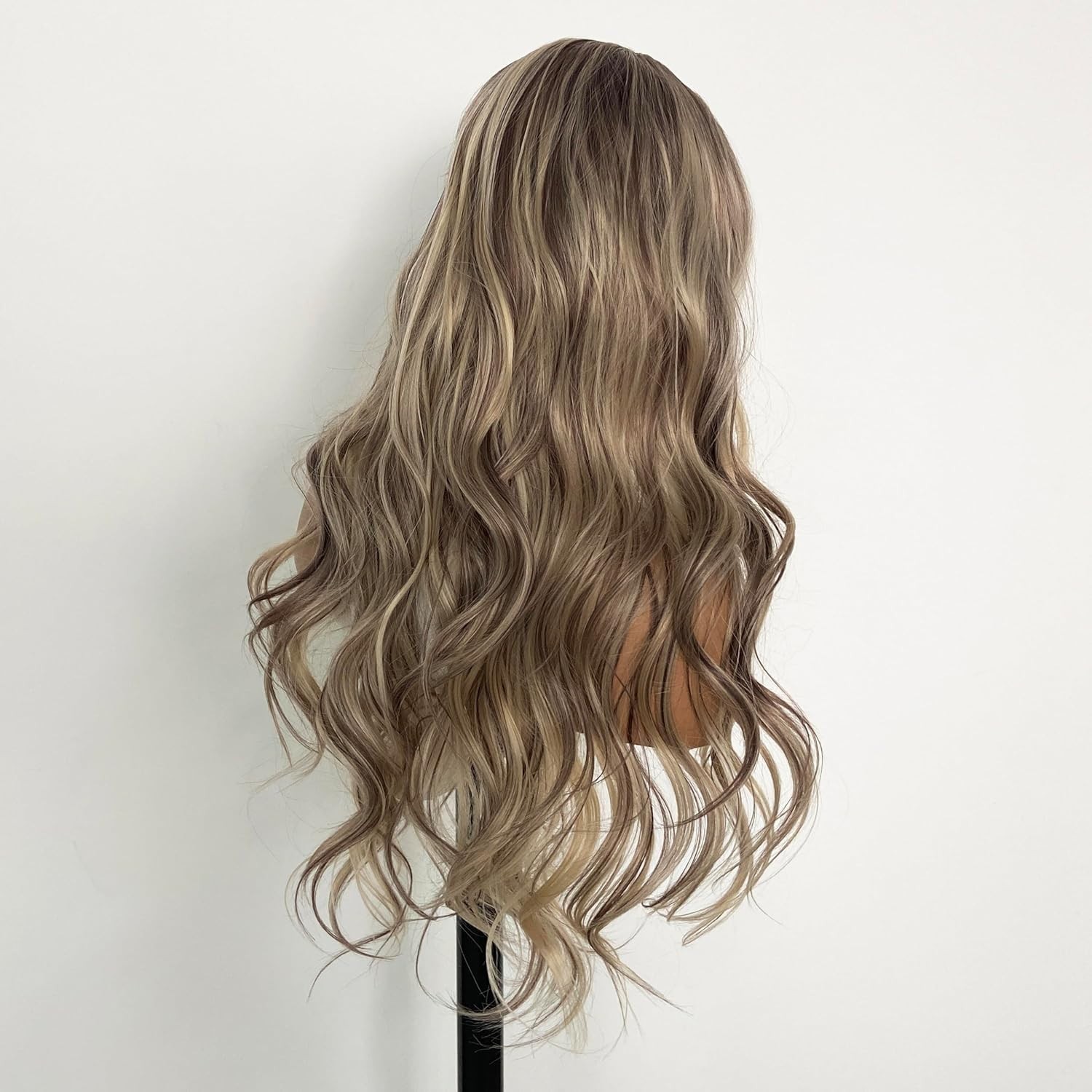 Share Ash Blonde Highlight Lace Front Wig 13×4 Glueless Wavy 24 Inch Ombre
