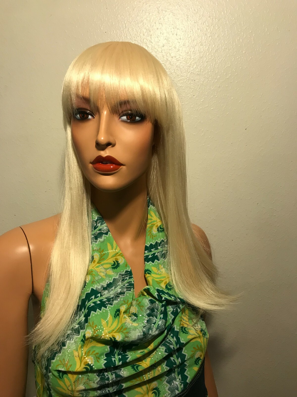 NWT Foxy Fusion Heat Light Blonde Long Straight Hair with Bangs