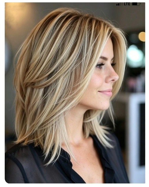 Short Bob Ash Blonde Highlight 13×4 Lace Front 100% Human Hair Wigs