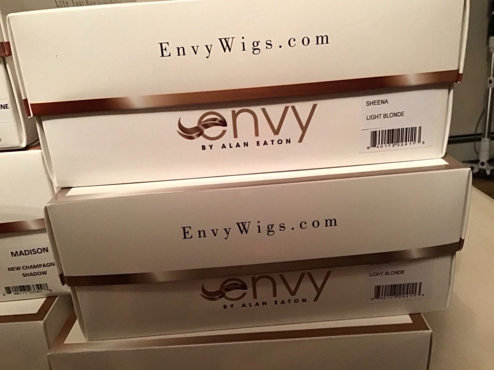 NEW IN BOX BOBBI Wig by ENVY NEW PLATINUM SHADOW Lace Front Mono GORGEOUS