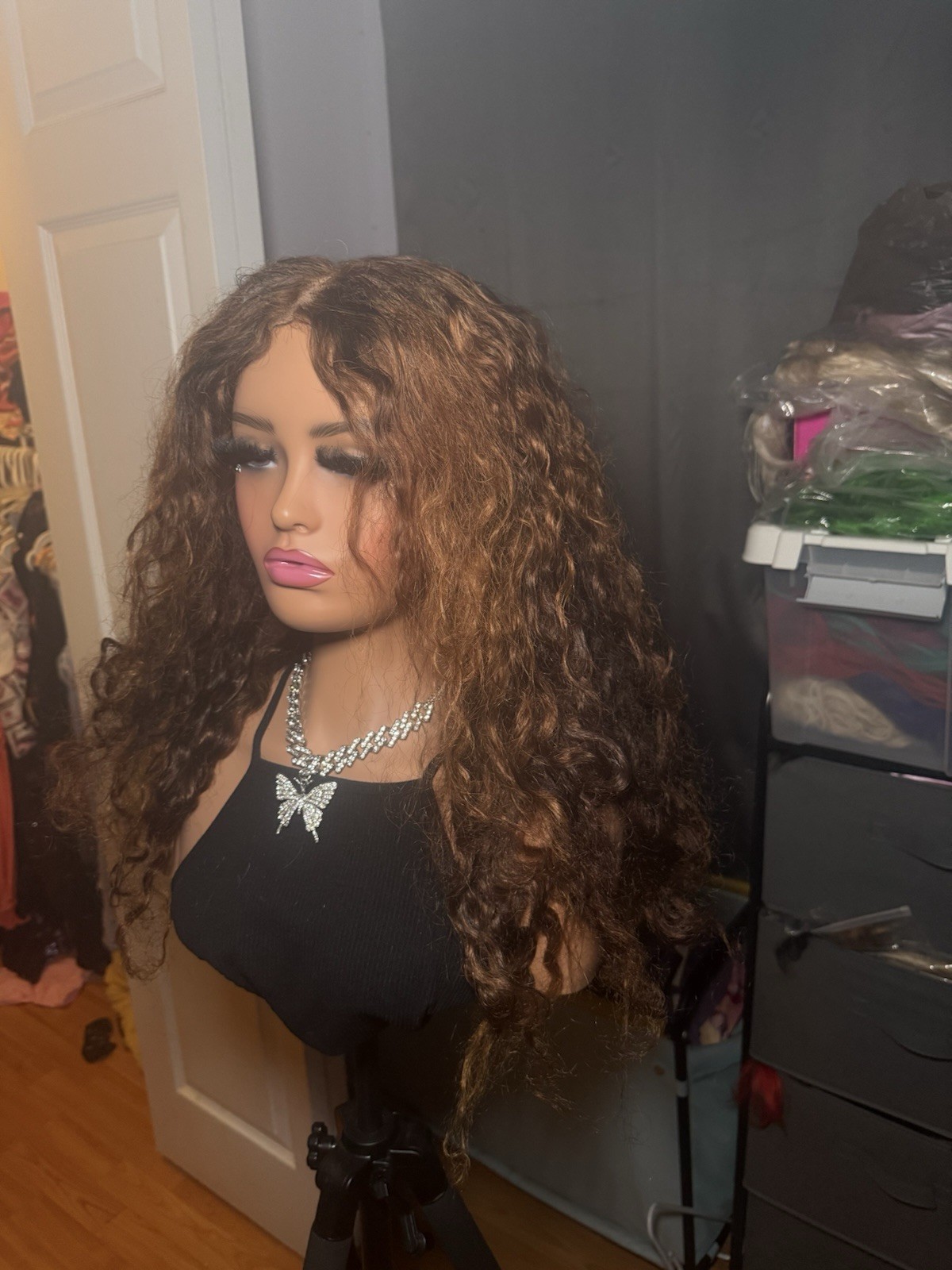 100% Human Hair 4×4 Lace Closure Wig Brown Curly Pre-Plucked 24-26