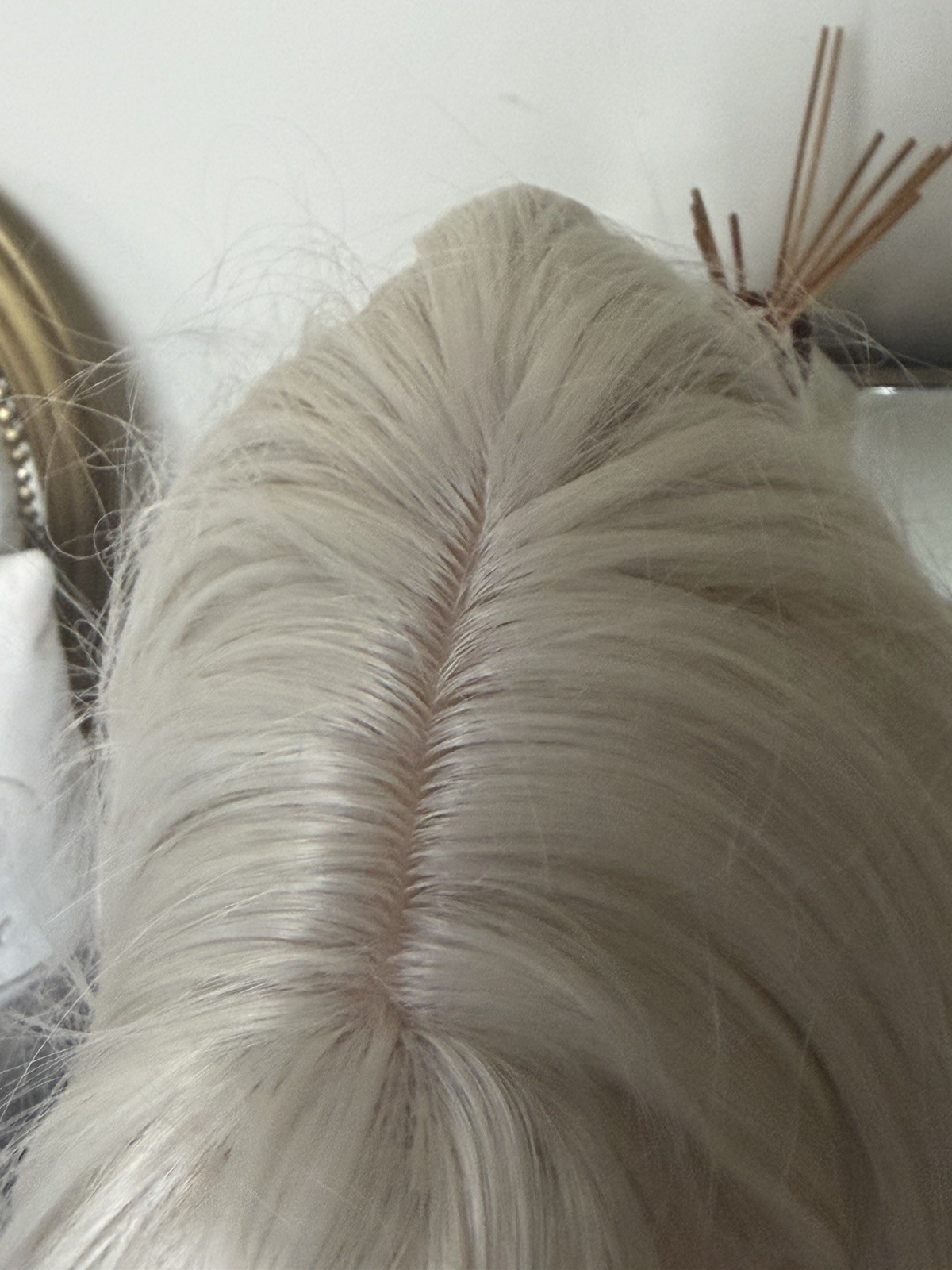 Focus Queen Beauty 26 in Platinum Blond Synthetic Wig Classic Cap Middle-Part