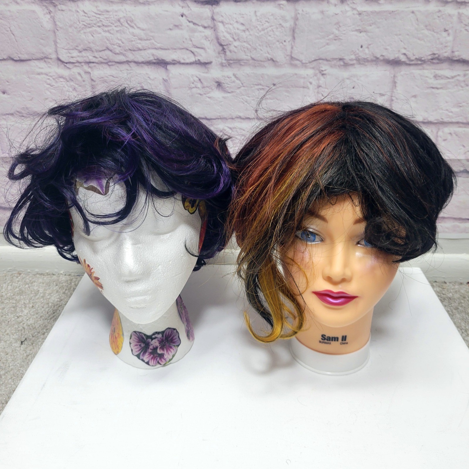 Lot 23 Pre-Owned Mixed Wigs Short Black Brunette Curly Vanessa Foxy Silver *READ