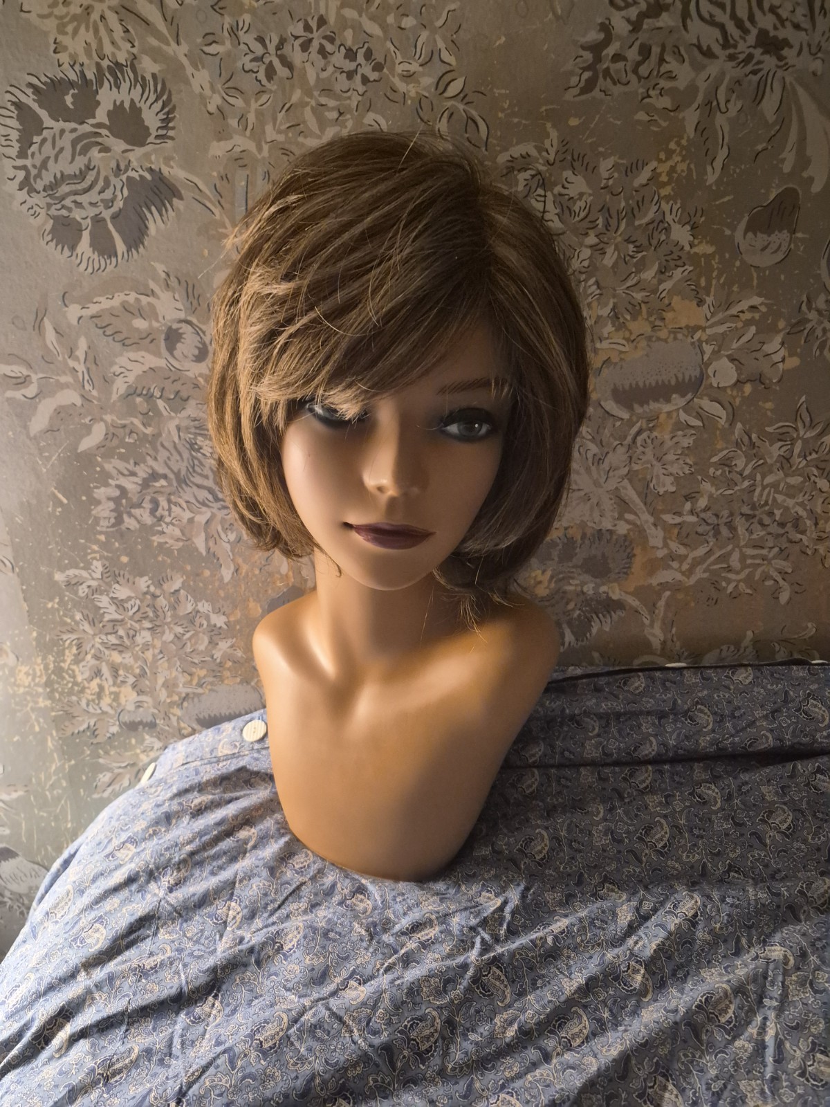 Paula Young Evelyn-A Synthetic Layered Straight Wig Classic Cap 8/12A Pecan