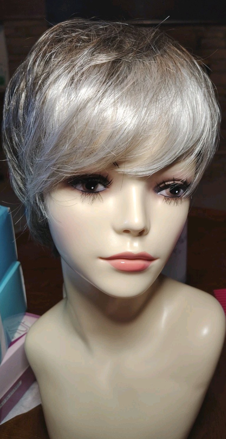 TWC Fashion Club Shortcut Wig Color 365 Dark Blonde Frost NIB Large.