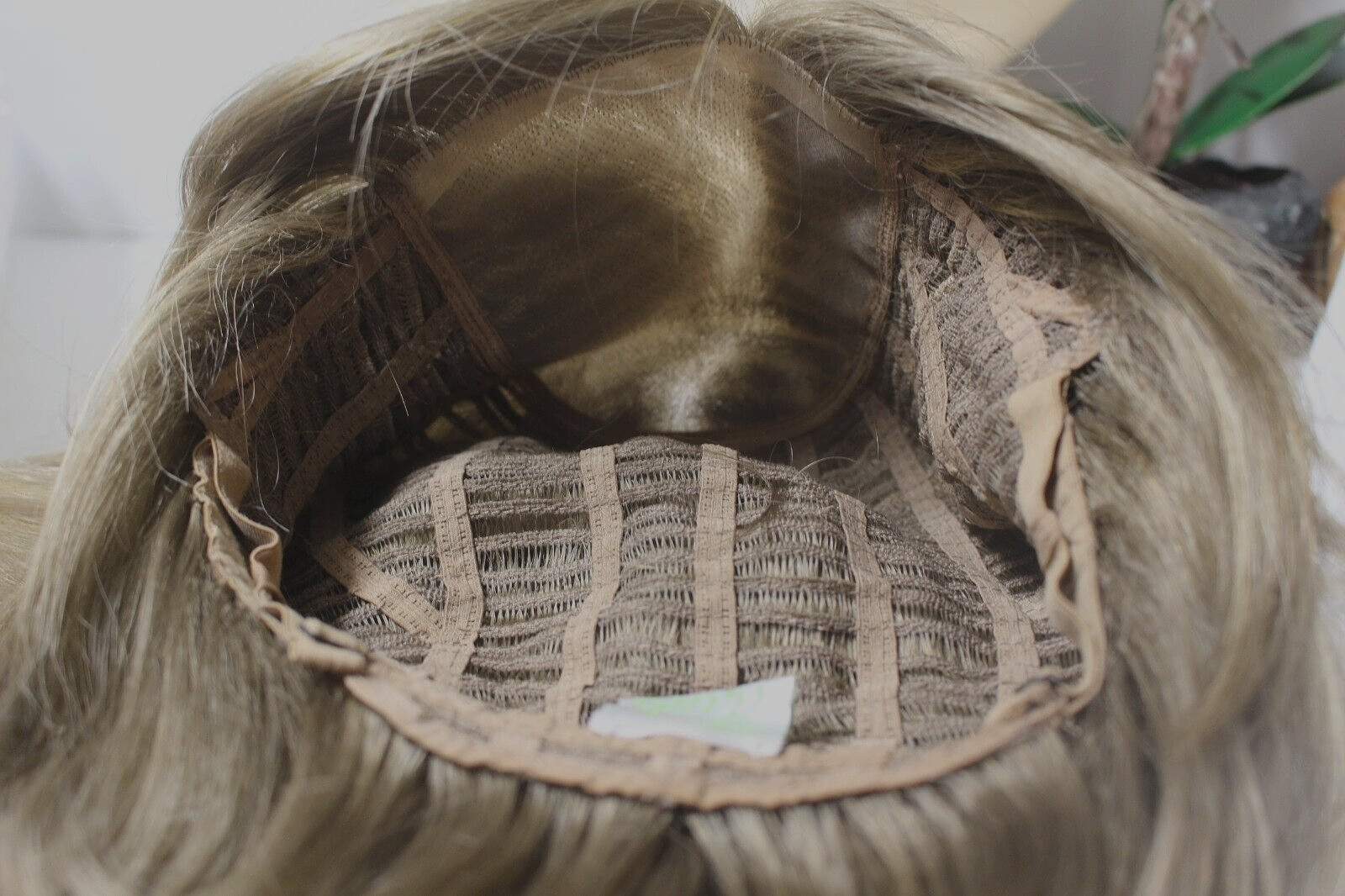 ENVY wig ALYSSA NEW never worn Color: Toasted Sesame Care Instructions in box