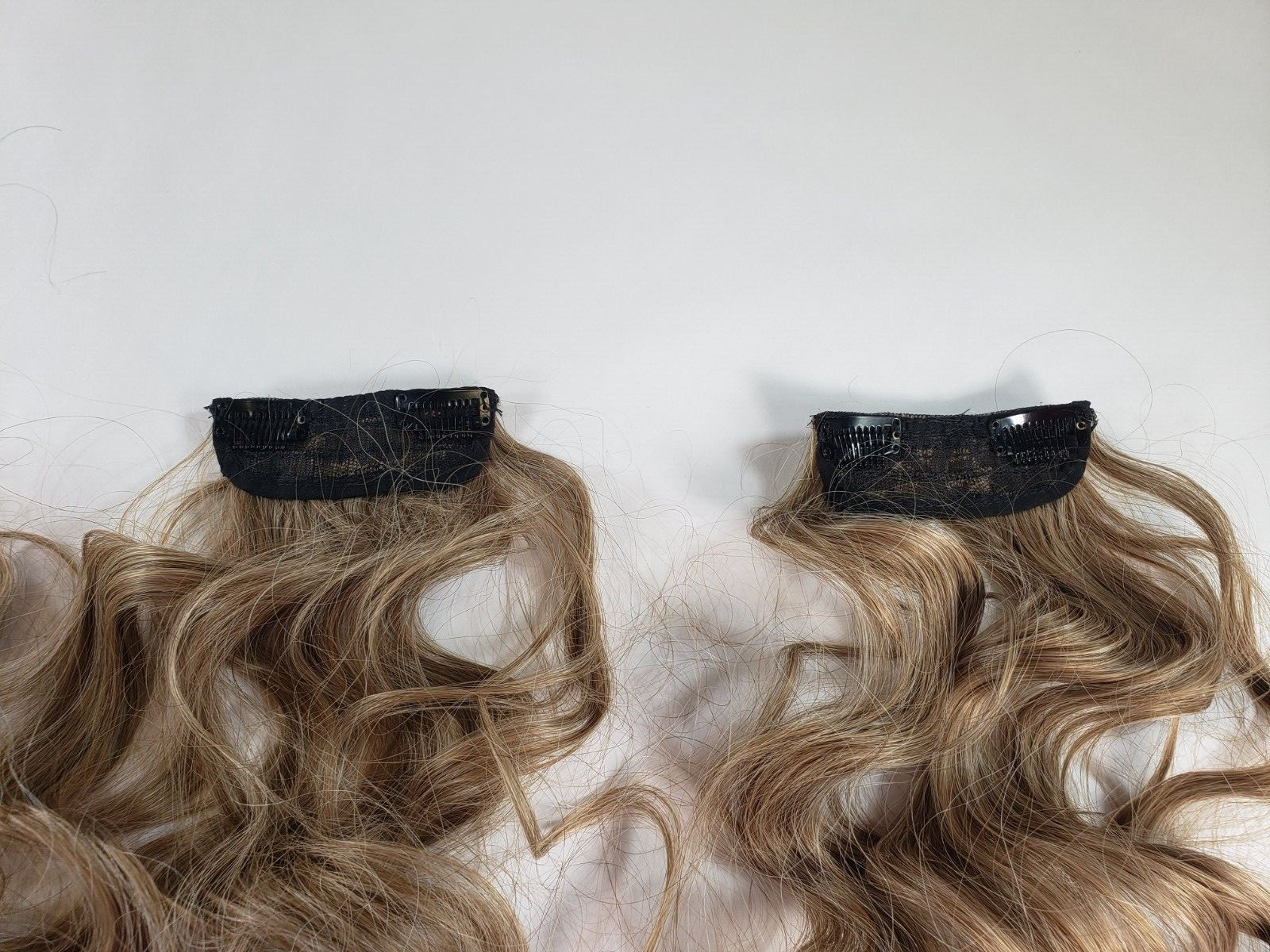 REECHO 4PCS Clip in Synthetic Hair Extensions 20″ Dark Ash Blonde w/ Light Ends