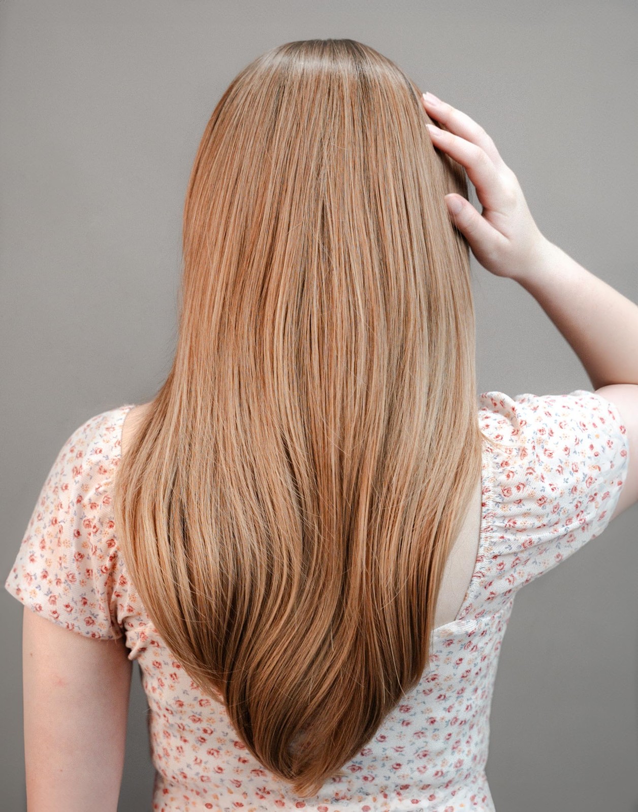 26 Inch Long Straight Wig with Bangs for Women – Natural Looking Ash Blonde S…