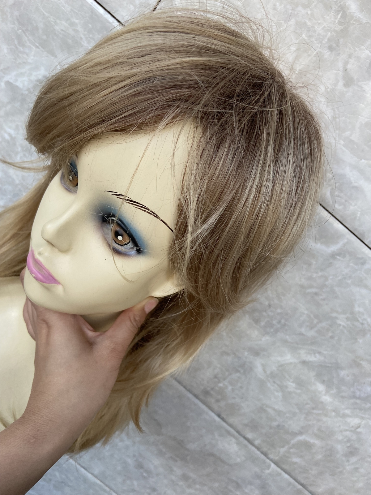 Medium Length Blonde Mix Straight Synthetic Hair Wigs Super Soft Natural Fashion