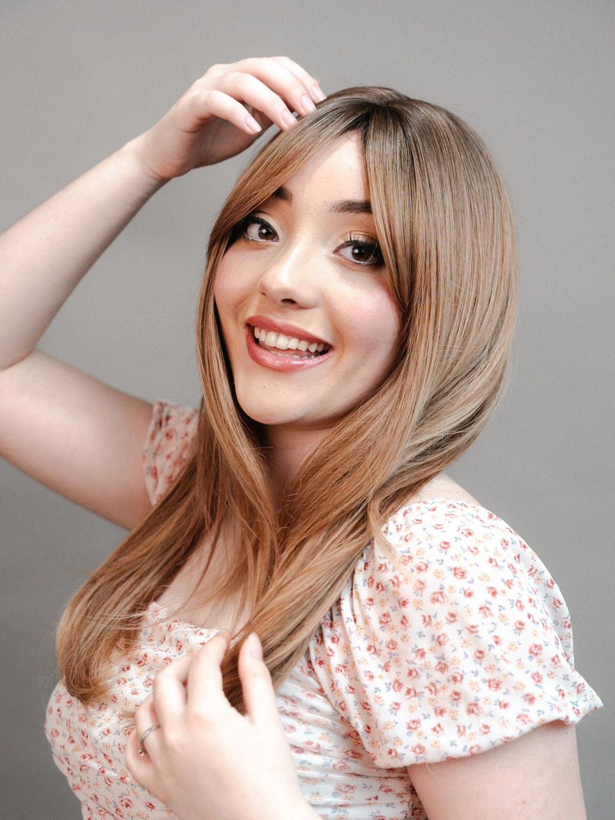 26 Inch Long Straight Wig with Bangs for Women – Natural Looking Ash Blonde S…