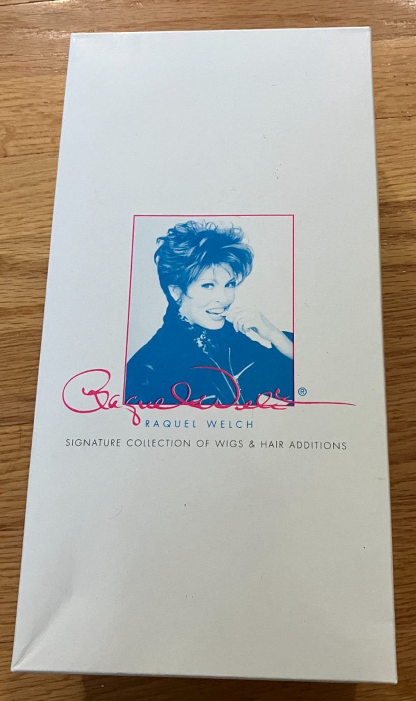 Raquel Welch Signature Collection – RUSH R830 Size Average With Stands Brush