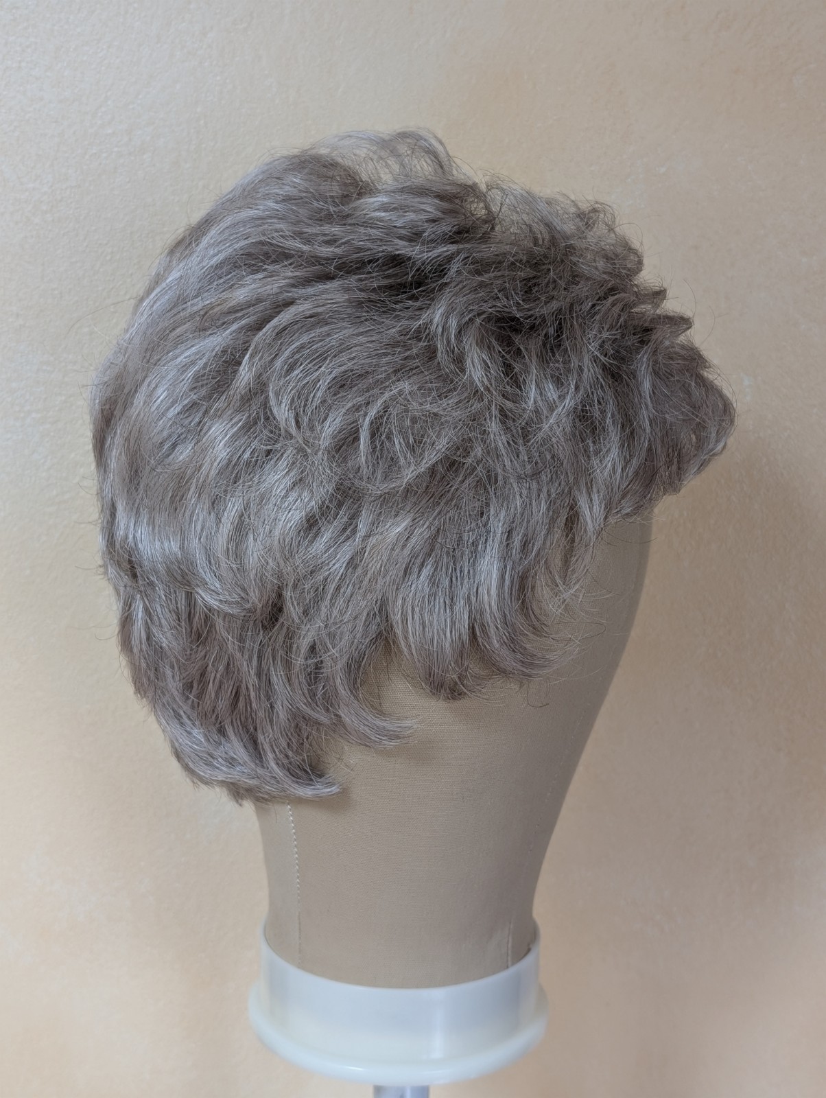 Short Wavy Pixie Wig Silver Gray Ash Blonde Layered Synthetic Avg Fashion Club