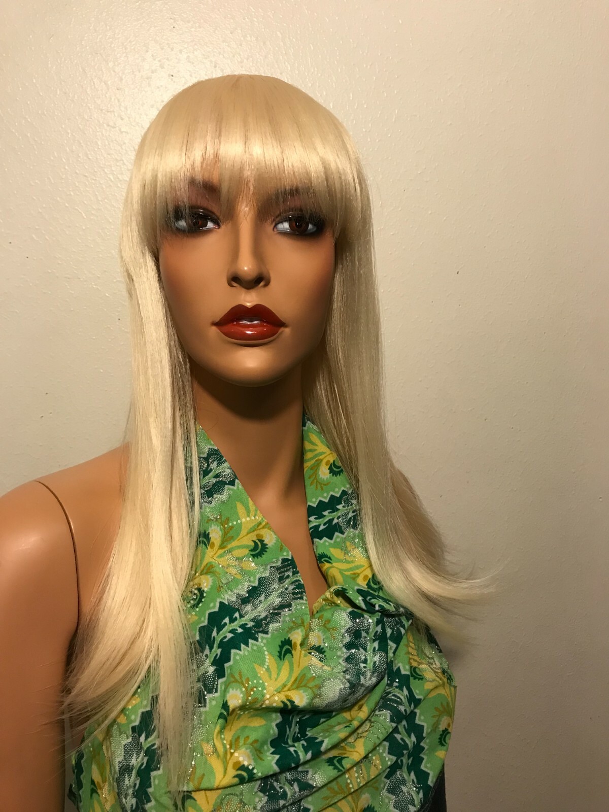 NWT Foxy Fusion Heat Light Blonde Long Straight Hair with Bangs