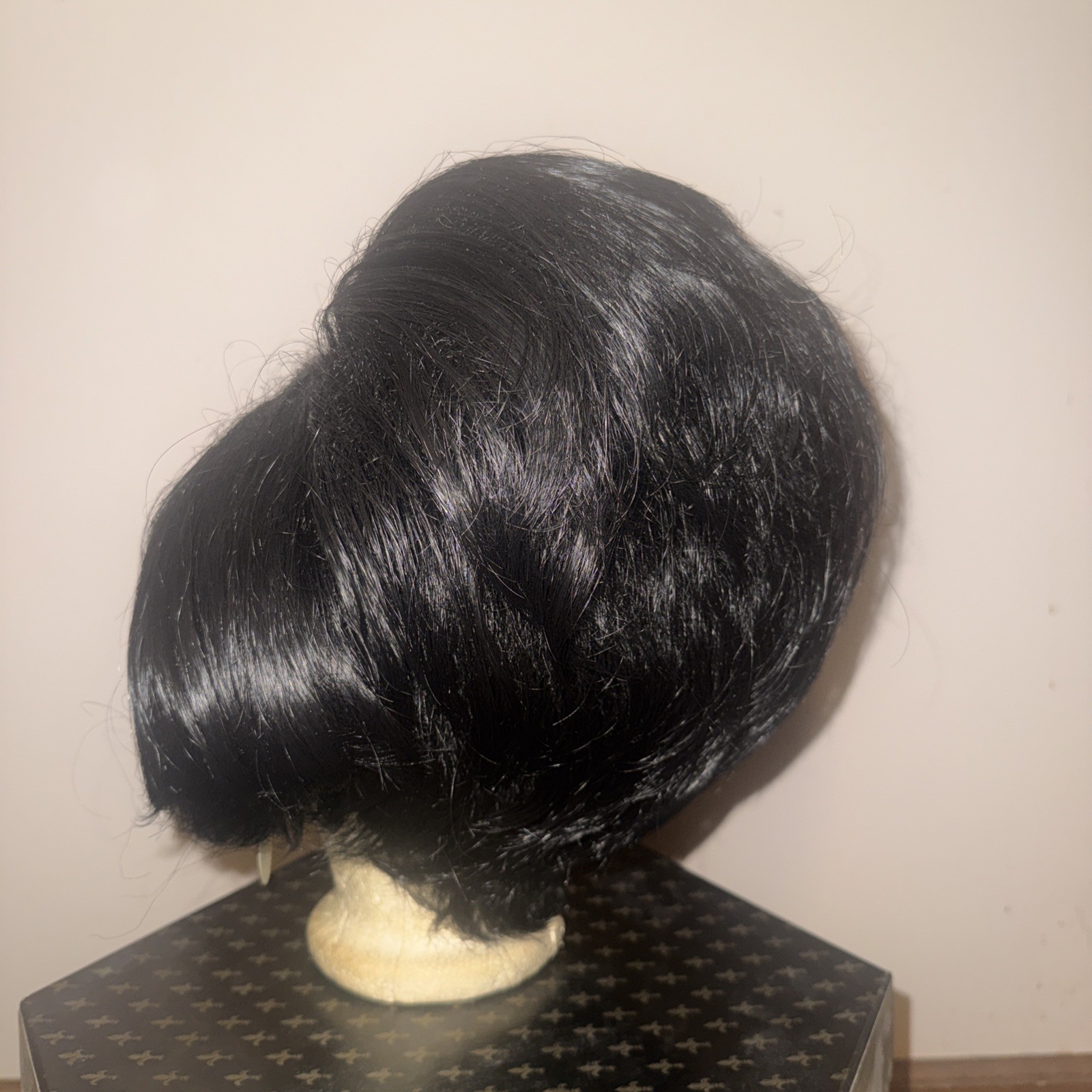 VTG 1960/70s 100% Kanekalon Wig Bouffant Bob Black W/ Original Box