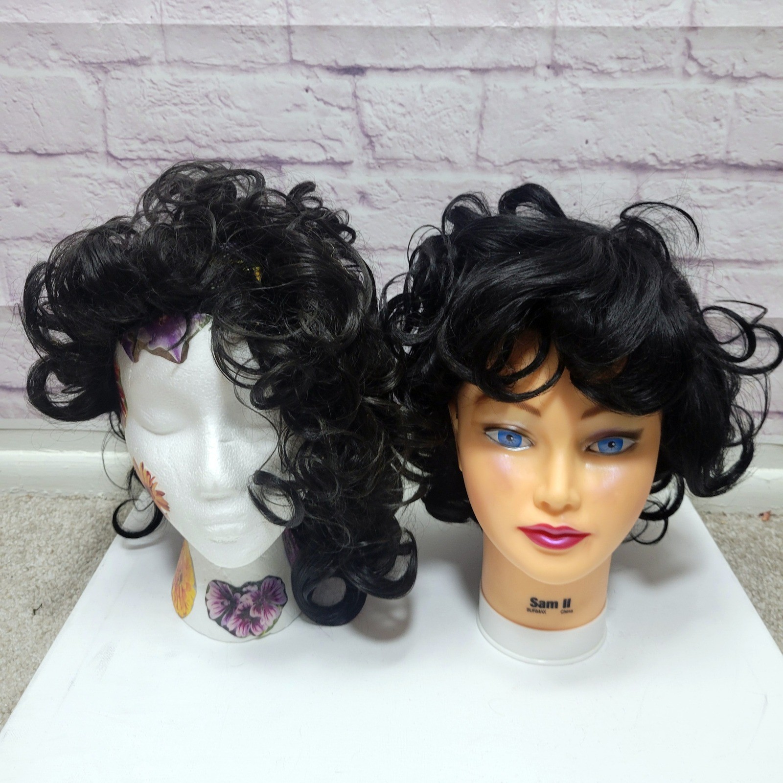 Lot 23 Pre-Owned Mixed Wigs Short Black Brunette Curly Vanessa Foxy Silver *READ