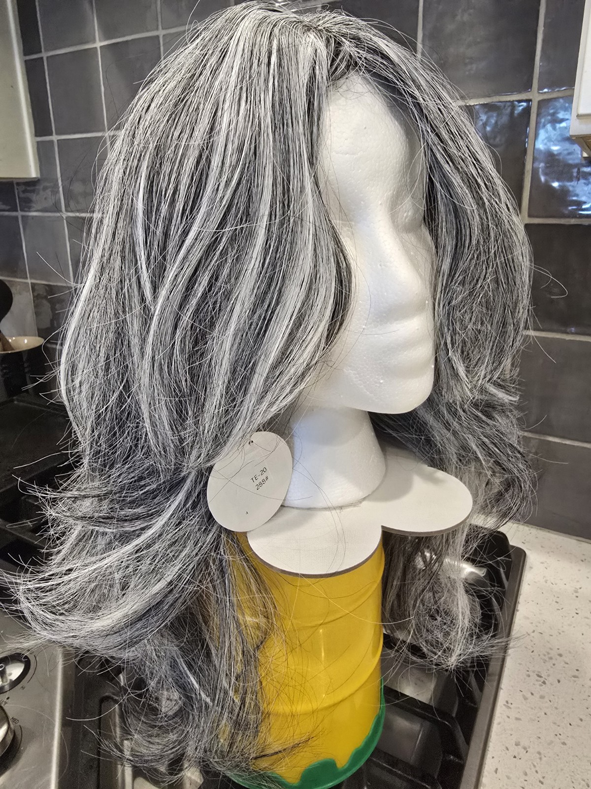 23″ Salt And Pepper Gray Long Wavy Classic Cap Wig New
