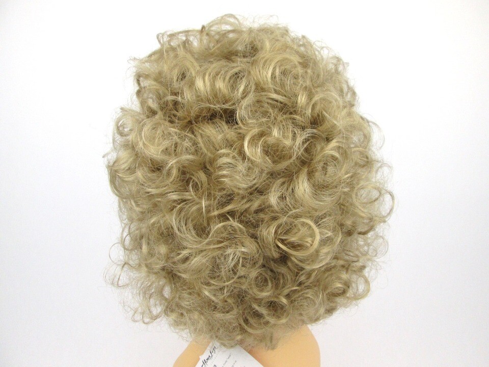 60S 70S WOMENS LADY SHORT COLLAR LENGTH SOFT CURLS CURLY WIG MISTY GOLDEN GIRLS