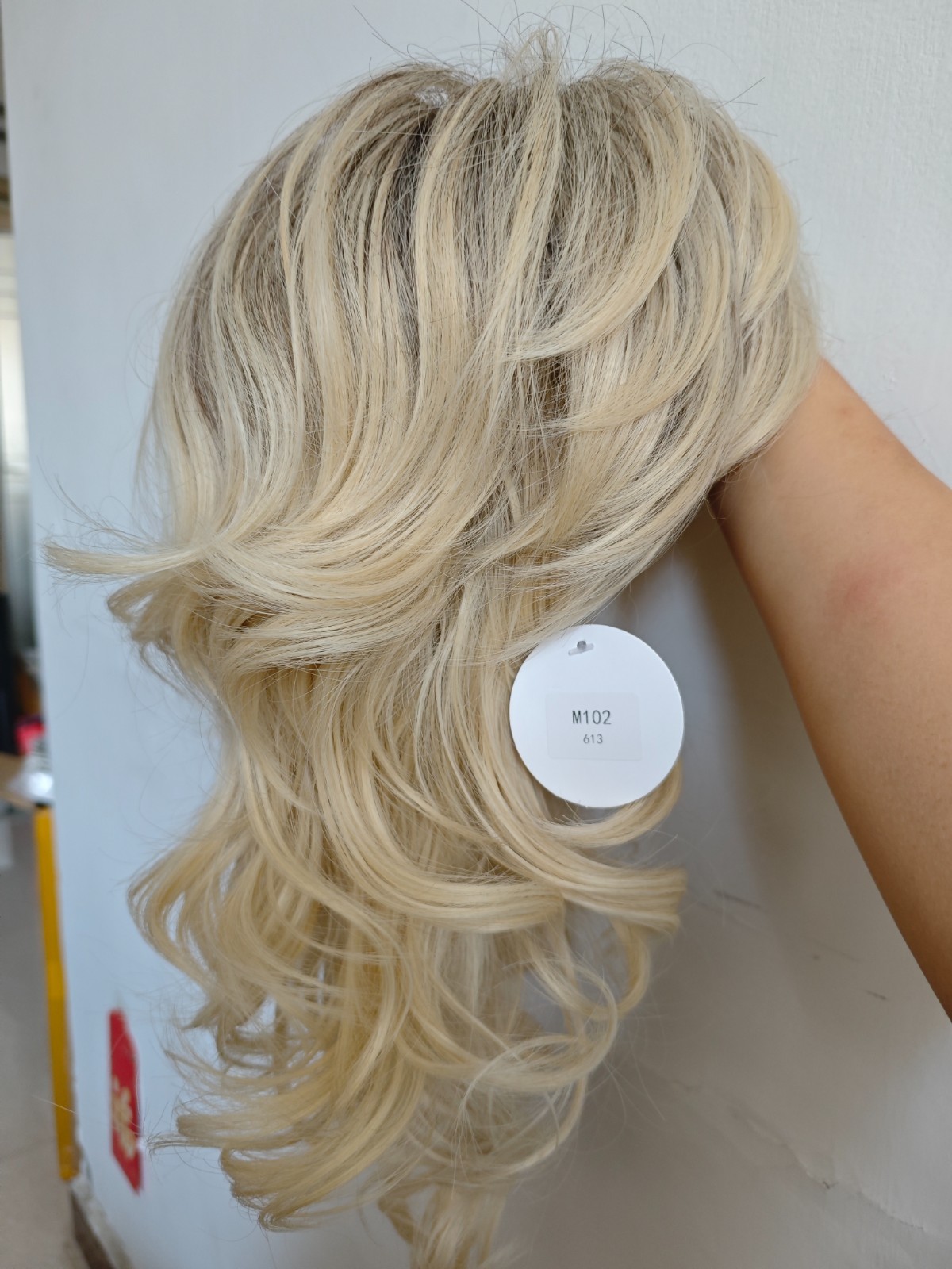 Medium Wavy Dark Roots Blonde 613 Soft Synthetic Hair Wig Women Natural Curly