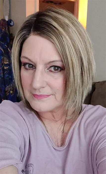 Esthetica Ryder Low density wig new with tags- gorgeous razor cut bob!