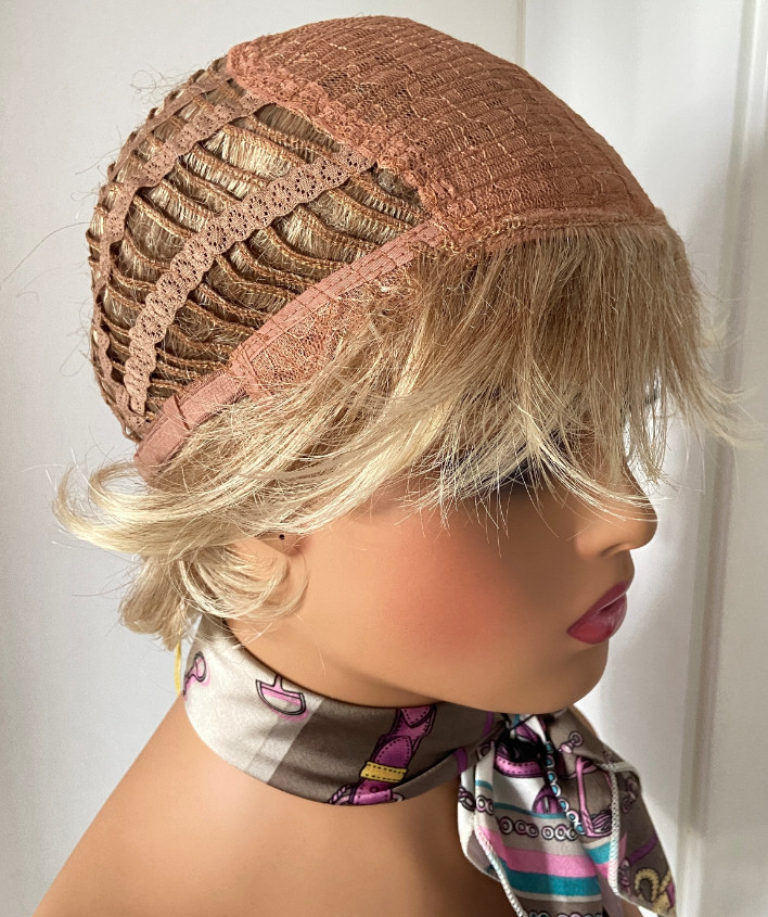 Short Layered Wavy Rooted Blonde Mix Synthetic Hair Wigs Women Soft Natural