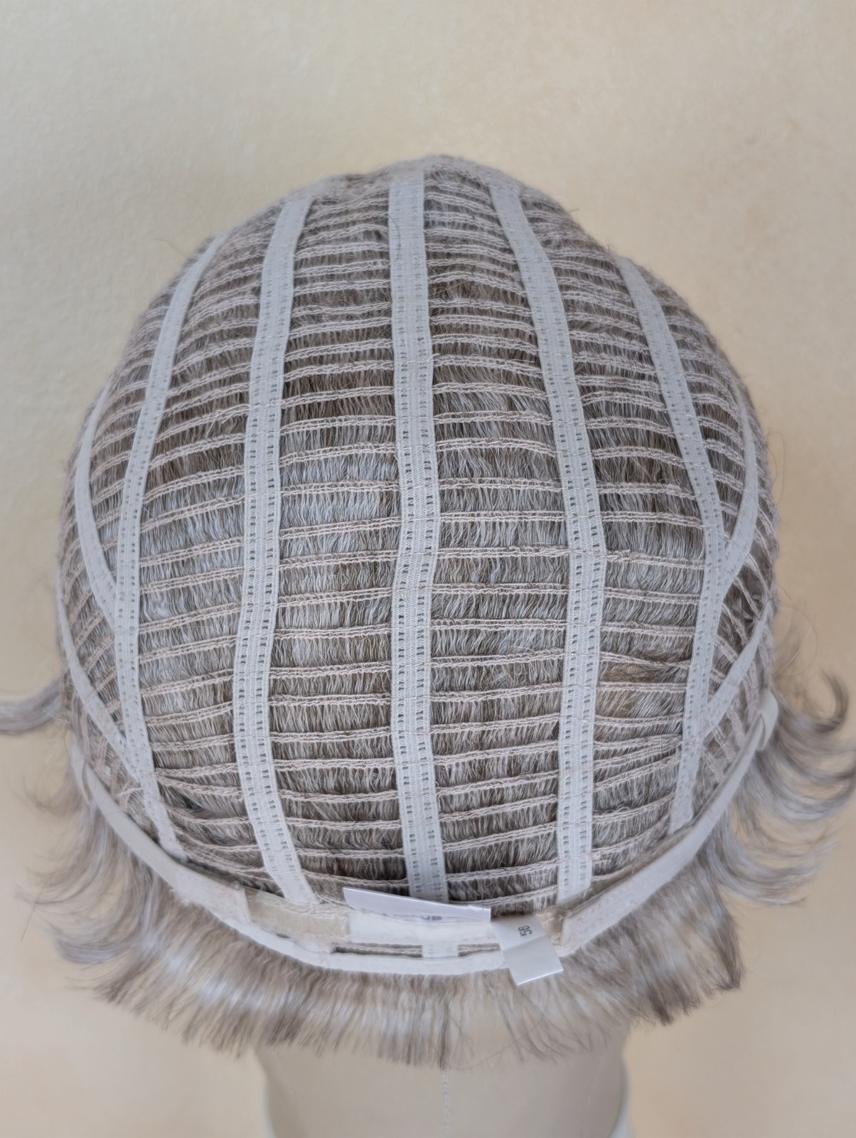 Short Wavy Pixie Wig Silver Gray Ash Blonde Layered Synthetic Avg Fashion Club