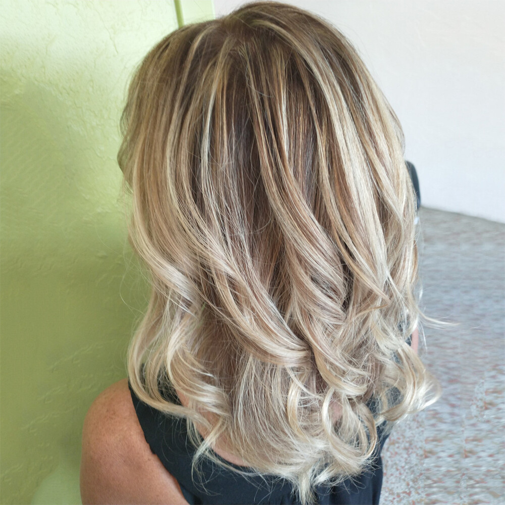 Ombre Ash Blonde Wavy Highlight 100% Human Hair Lace Front Wig For Women 12 Inch