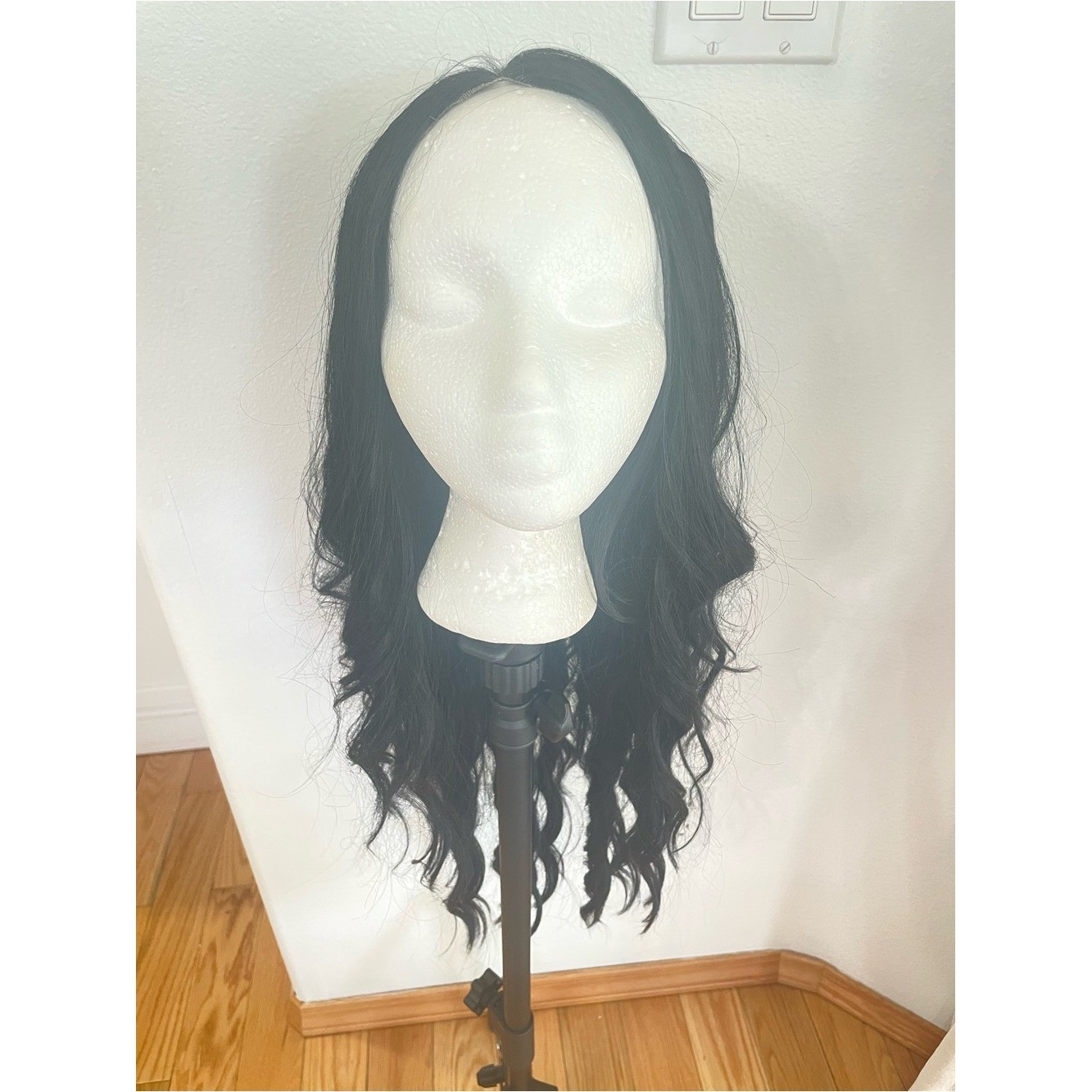 NEW AISI 26″ Black Wavy Women’s Hair Synthetic Wig