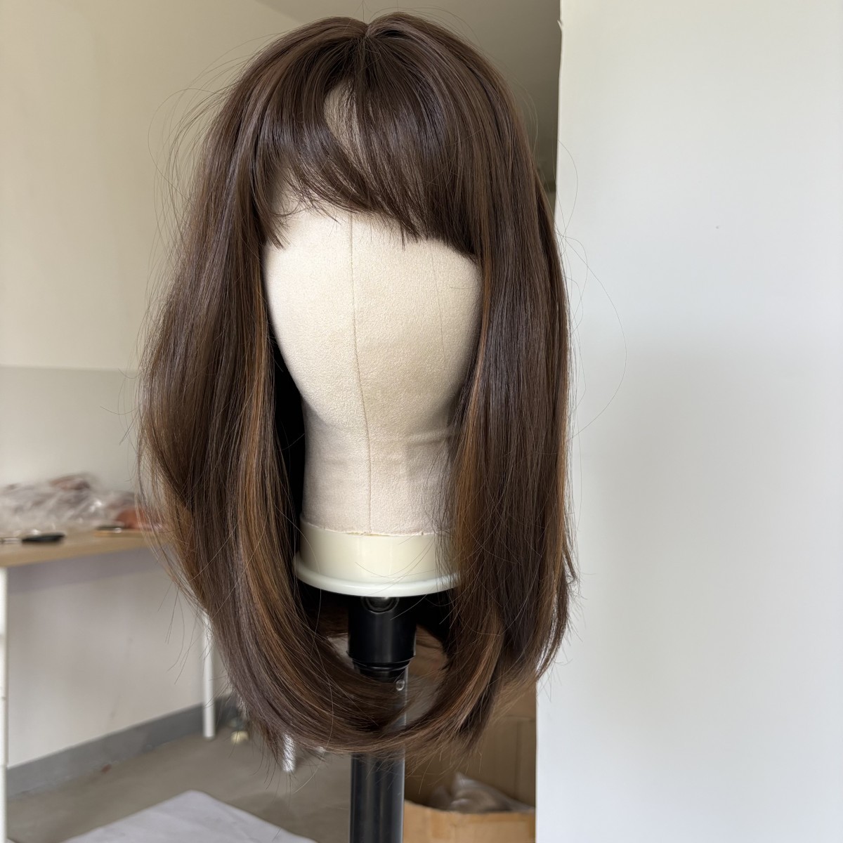 Layered Synthetic Hair Mixed Brown Short Straight Dress Up Wigs With Bangs