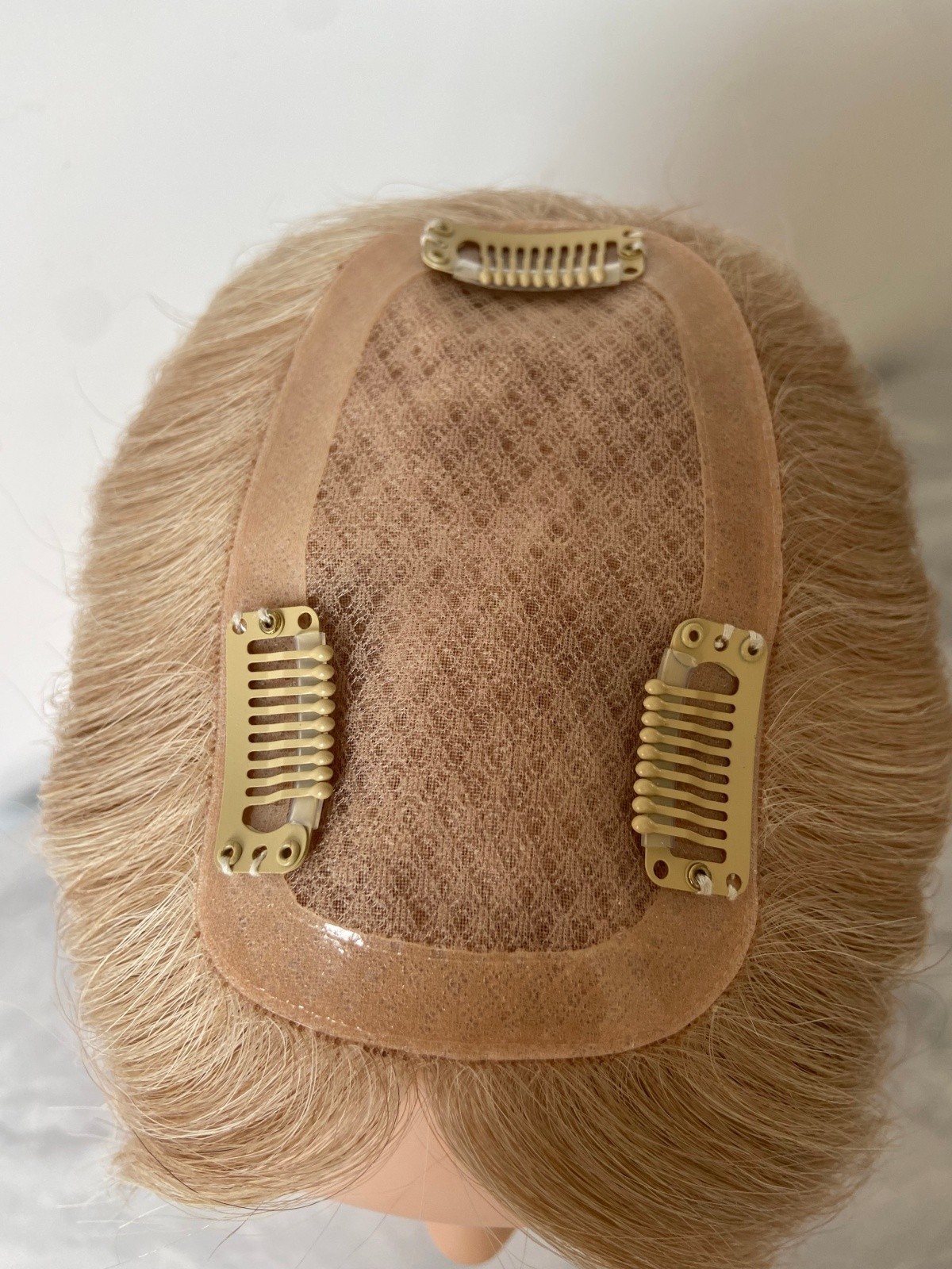100% HUMAN HAIR CLIP IN 3X5 MONO TOPPER HONEY BROWN W/BLONDE HIGHLIGHTS 14″ 16″