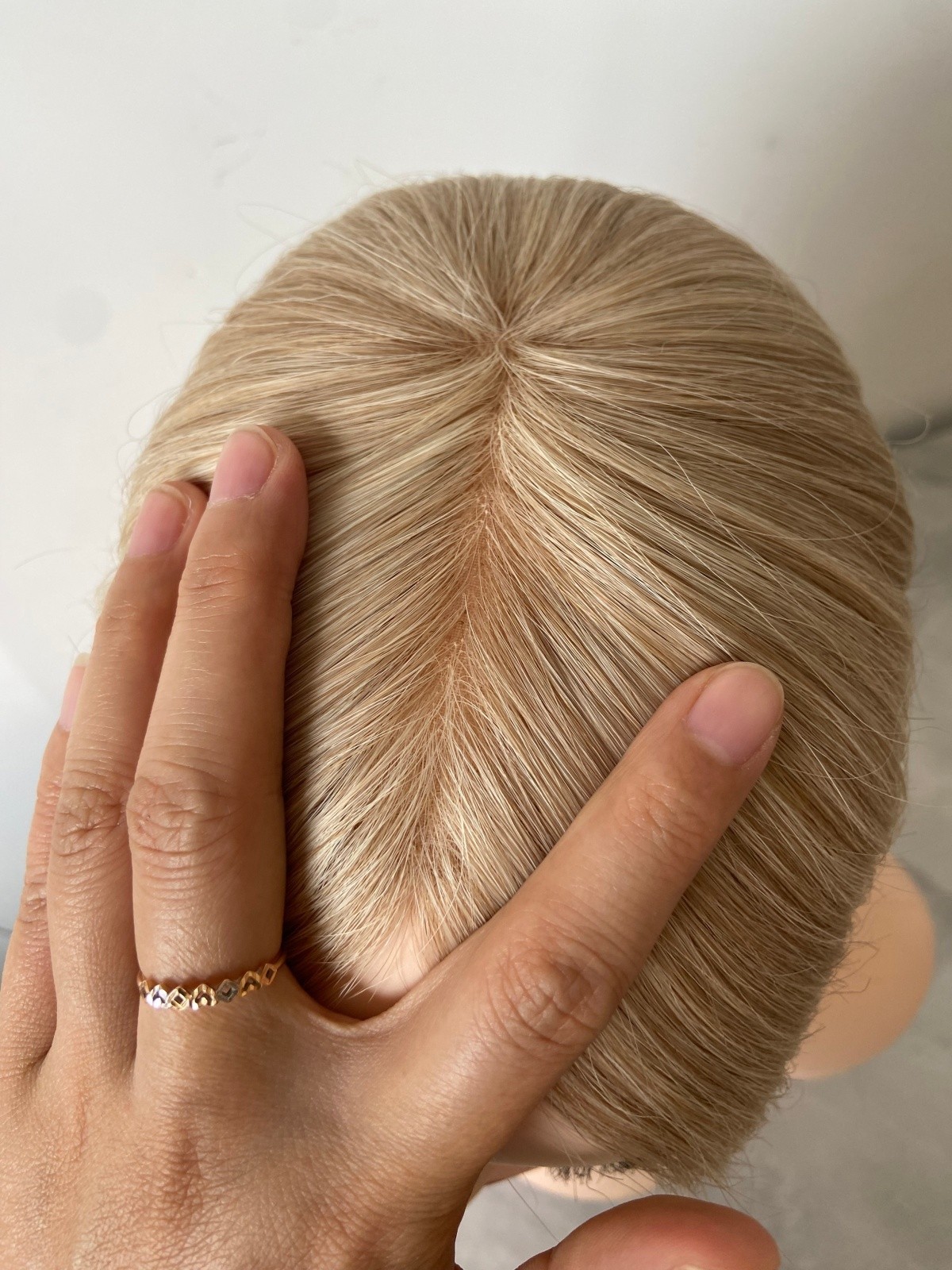 100% HUMAN HAIR CLIP IN 3X5 MONO TOPPER HONEY BROWN W/BLONDE HIGHLIGHTS 14″ 16″