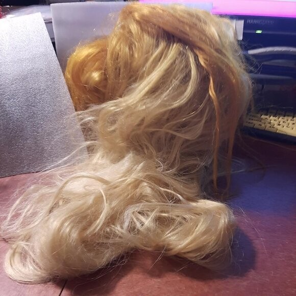 NEW ! 35″ In Heat Resistant Hair Synthetic Long Curve Light Blonde & Highlight