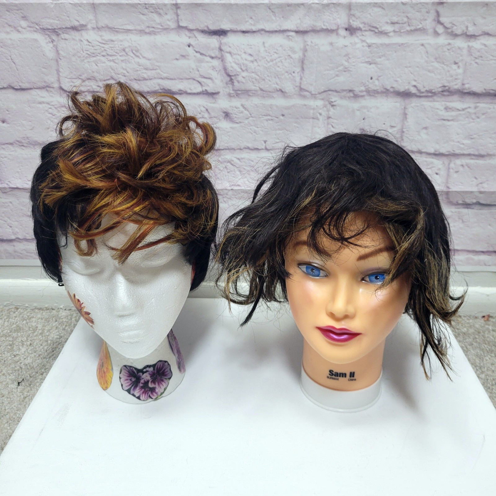 Lot 23 Pre-Owned Mixed Wigs Short Black Brunette Curly Vanessa Foxy Silver *READ