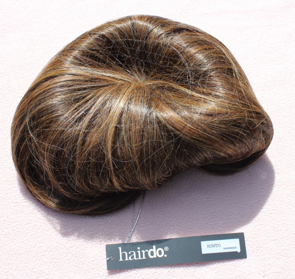 Hairdo Layered Love Mid Length Cut Wig Med Brn/Ginger Unused in Box w/care guide