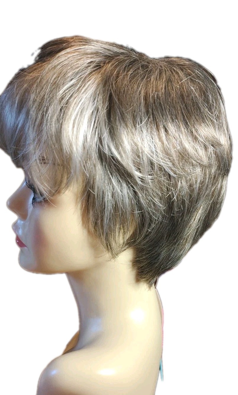 TWC Fashion Club Shortcut Wig Color 365 Dark Blonde Frost NIB Large.