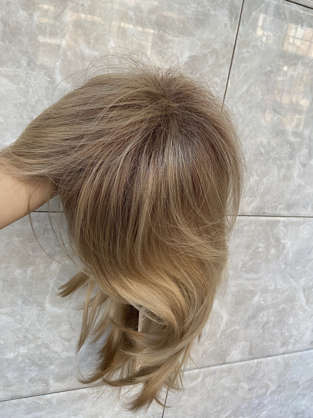 Medium Length Blonde Mix Straight Synthetic Hair Wigs Super Soft Natural Fashion