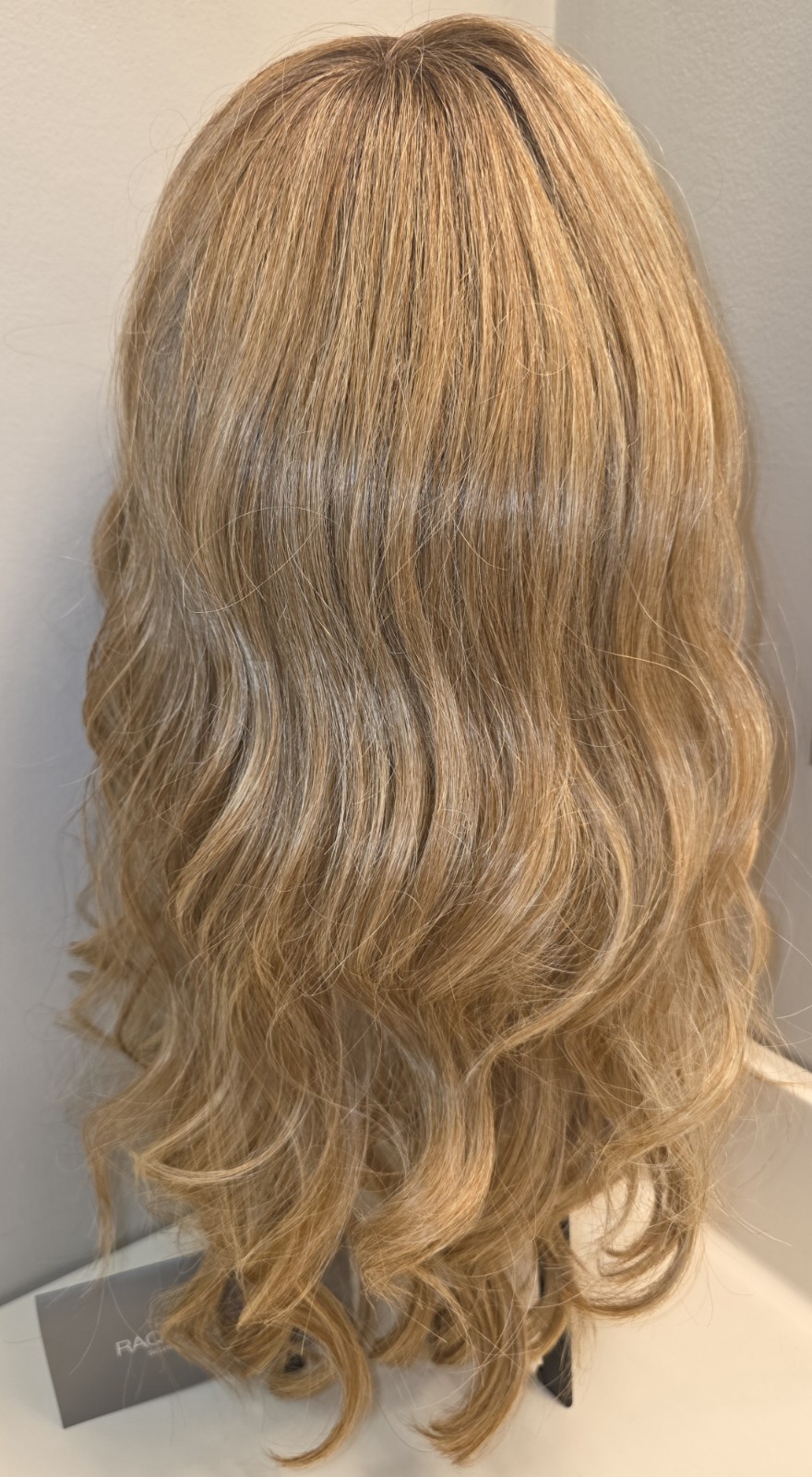 Raquel Welch Day To Date Wavy Synthetic Wig SS Wheat Medium Classic Cap Layered