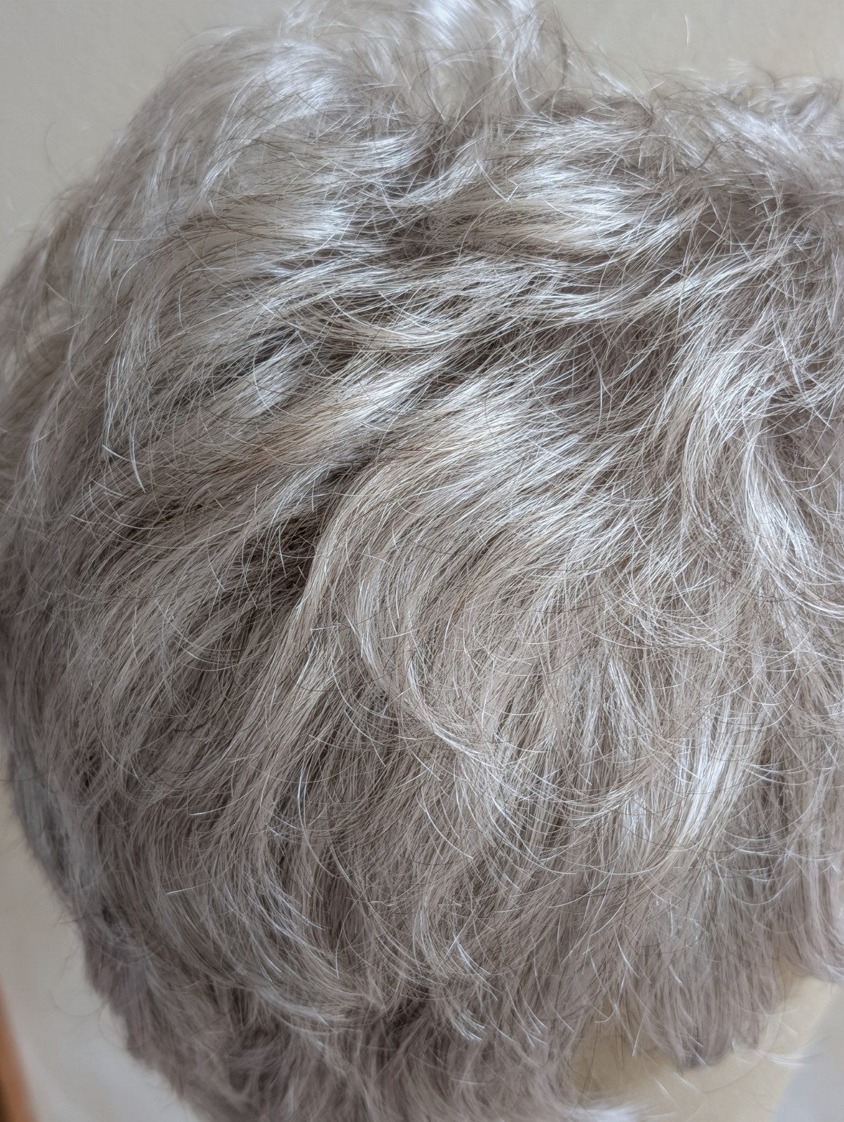 Short Wavy Pixie Wig Silver Gray Ash Blonde Layered Synthetic Avg Fashion Club