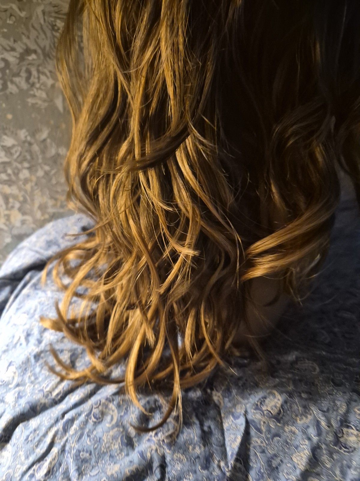 ESTETICA BLAZE Layered Wavy/Curly Wig Classic Cap Wefted/Basic Interior NEW