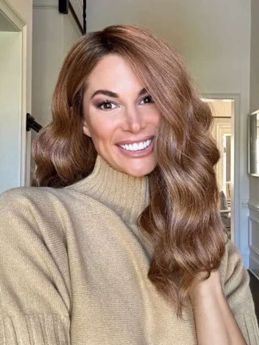 Raquel Welch Wig New In Box Day To Date SS10/22 Shaded Iced Cappuccino Only One