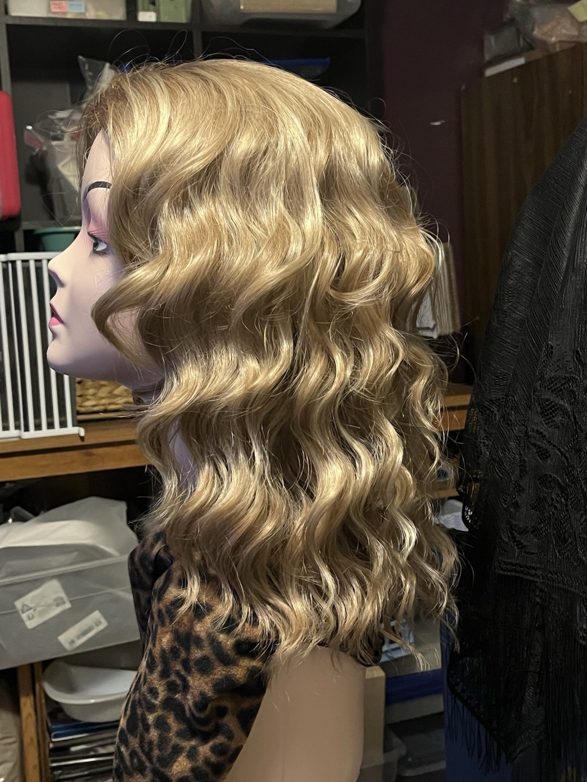 wig 17″ monofilament blond waves classic adjustable cap nwot #1600