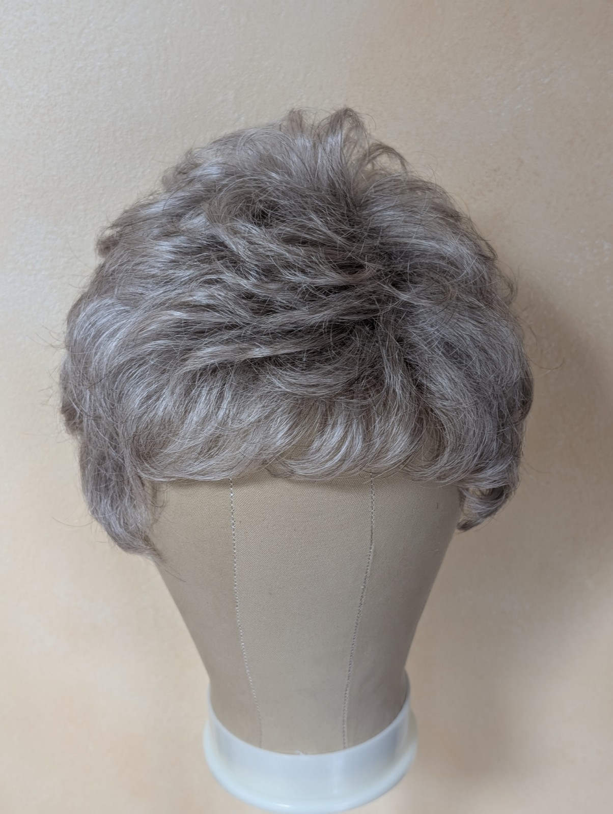 Short Wavy Pixie Wig Silver Gray Ash Blonde Layered Synthetic Avg Fashion Club
